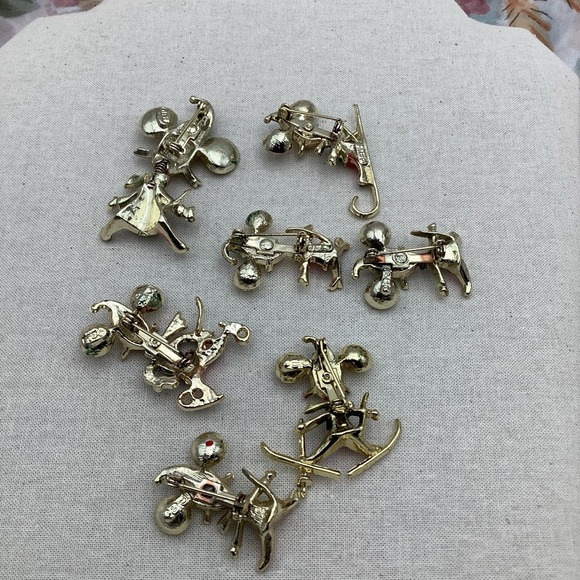 Vintage Beatrix BJ Chris Mouse Brooches Lot Of Seven Book Pieces - Picture 3 of 4